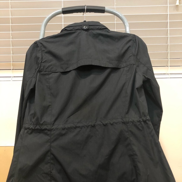 UEC Mountain Hardwear Benicia Windbreaker - Picture 2 of 4